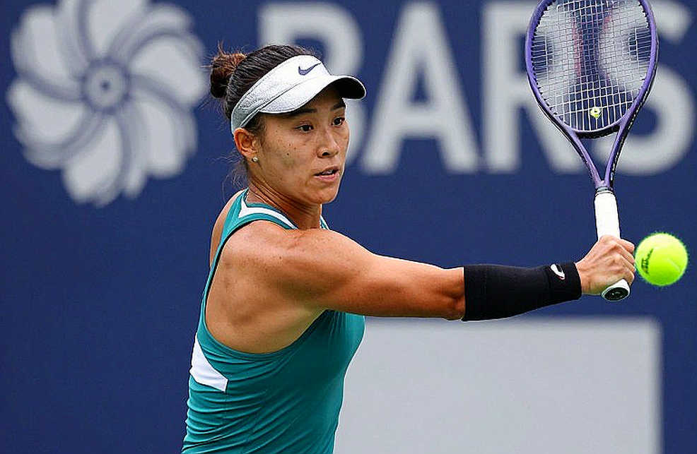Rybakina vượt qua chấn thương, mưa và đối thủ trẻ để giành vé vào vòng 2 US Open