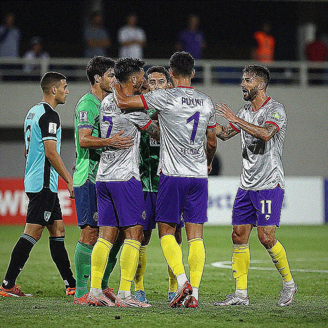 VAR khiến V-League mất 8 phút bóng sống mỗi trận — và chúng ta đã quen với việc không ai dám quyết định