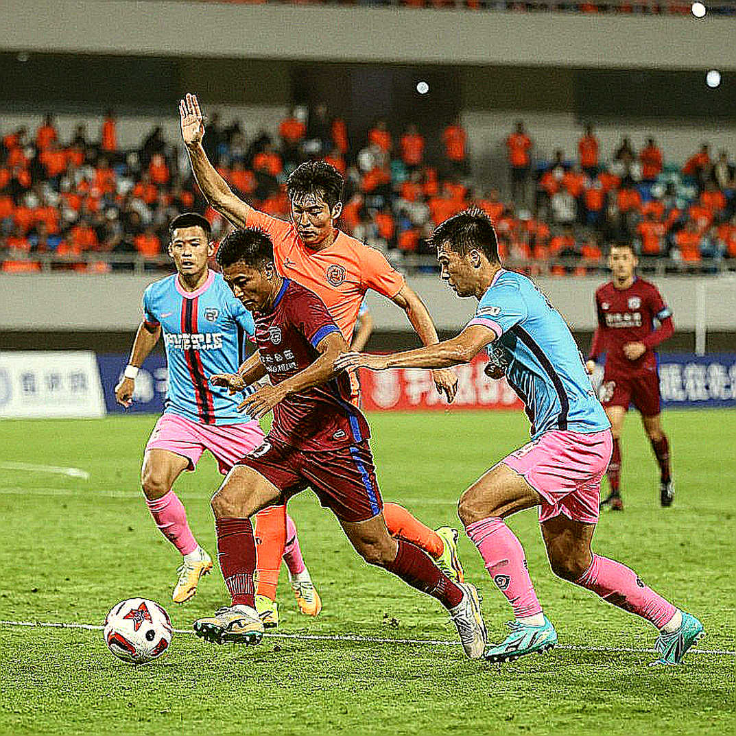 HLV Kim Sang Sik tất bật chuẩn bị cho FIFA ASEAN Cup 2026: Bài toán cân bằng hàng tiền vệ