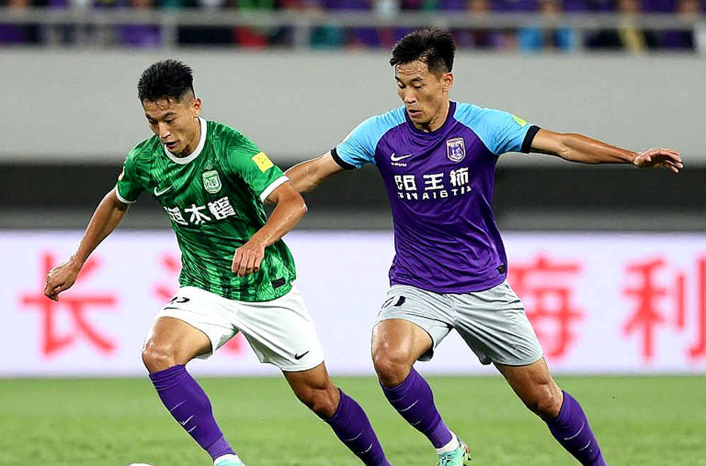 Indonesia's Dual Citizenship and the Second Gate: Sideline Notes on a List of Eleven Diaspora Players Indonesia's Dual Citizenship and the Second Gate: Sideline Notes on a List of Eleven Diaspora Players