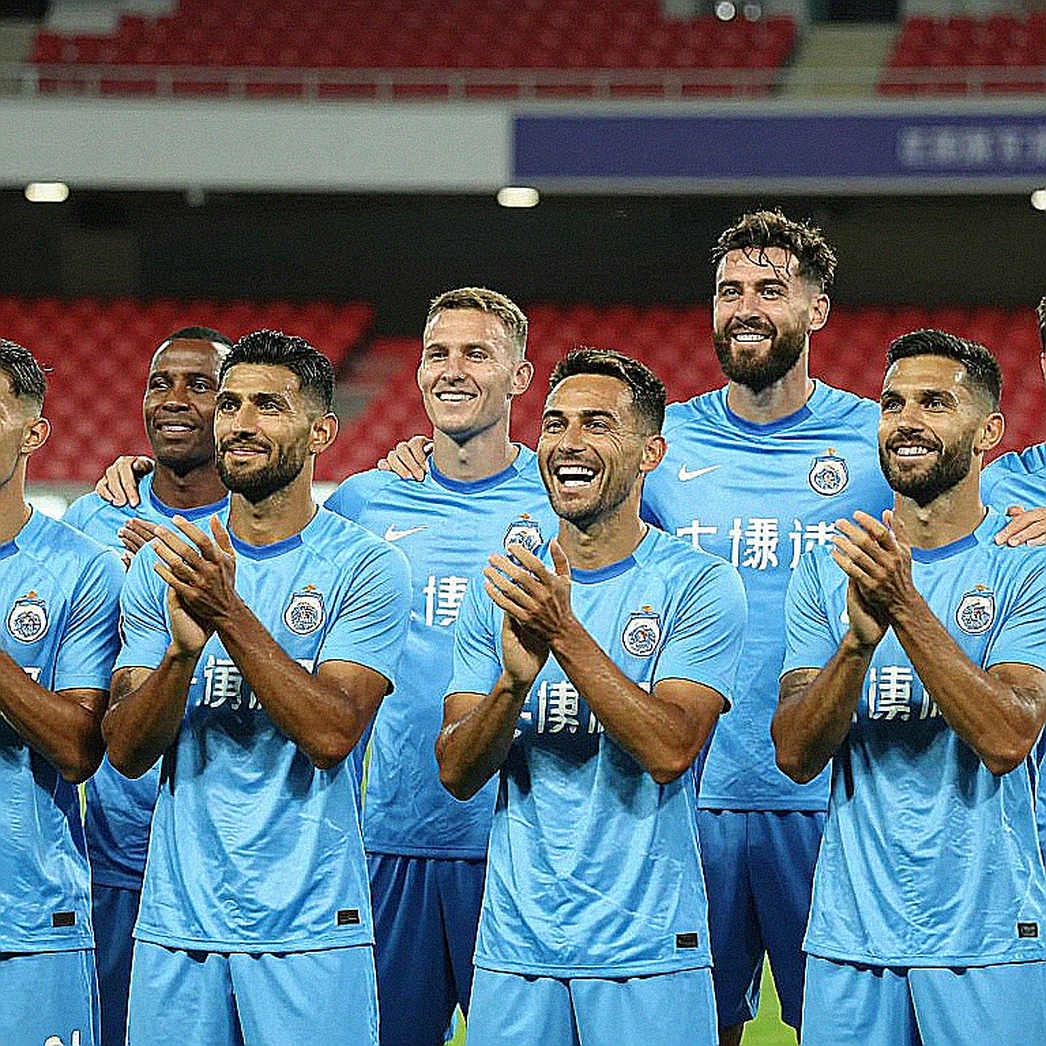 Giữa chợ chuyển nhượng V.League: Người biết im lặng mới nghe được nhịp